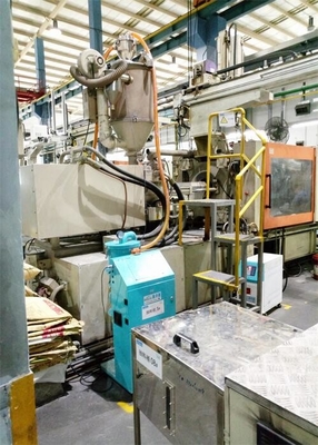 Odłączana automatyczna ładowarka próżniowa Duża dmuchawa przepływowa Automatyczna maszyna ładująca 3,7 kW