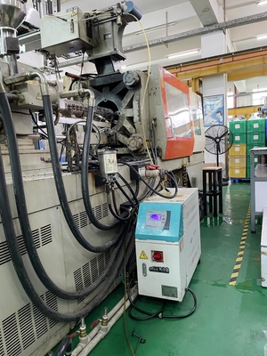 Typ oleju Regulator temperatury formy 380V 50Hz do produkcji części z tworzyw sztucznych
