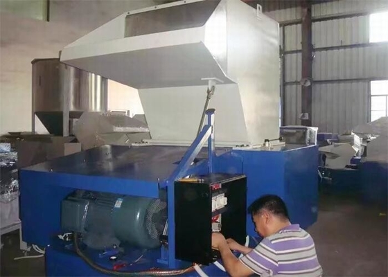 Szary centralny granulator granulujący Maszyna do rozdrabniania tworzyw sztucznych do recyklingu High Speed