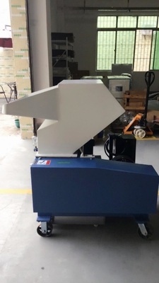 7,5KW Wady z tworzyw sztucznych Maszyna do granulacji o dużej prędkości Granulator OG-10FS Szary kolor